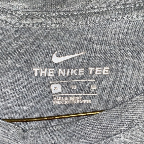 Nike short sleeve gray T shirt. XL - Picture 2 of 2